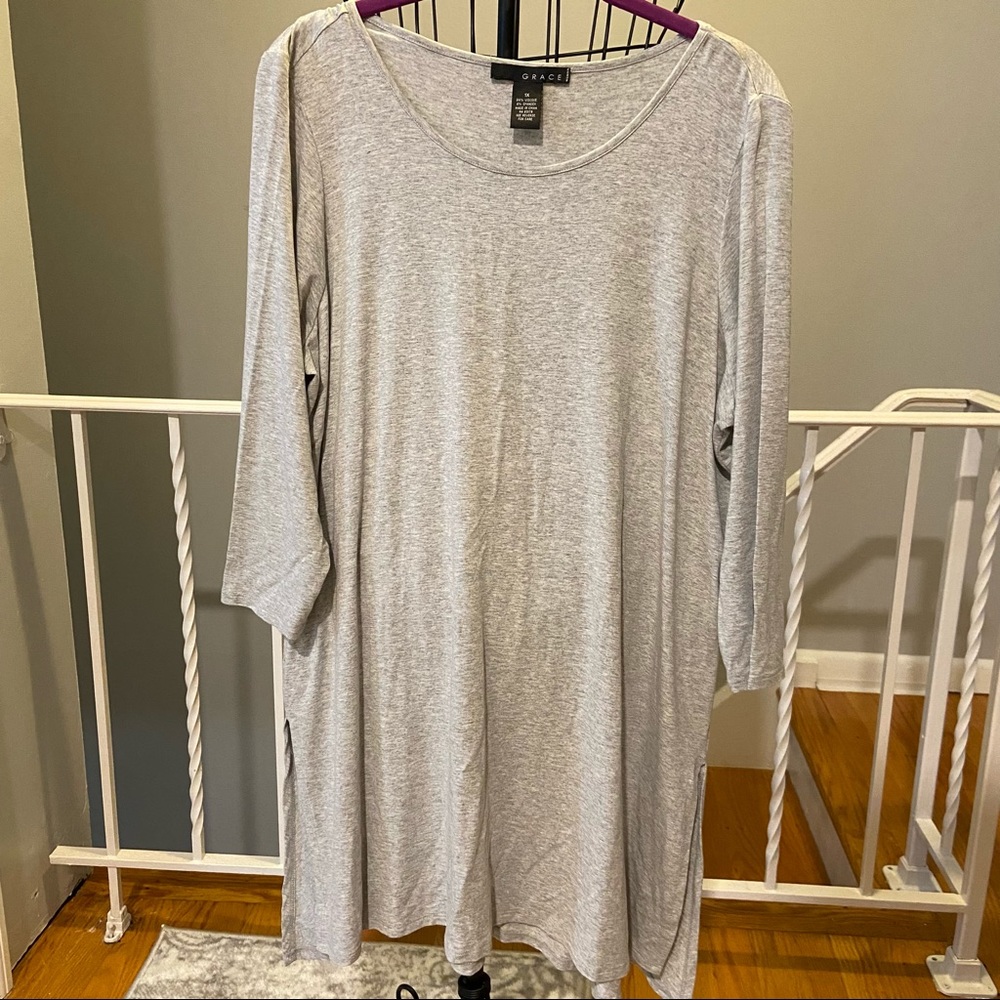 GRACE • 3/4 Sleeve Gray Split Hem Top